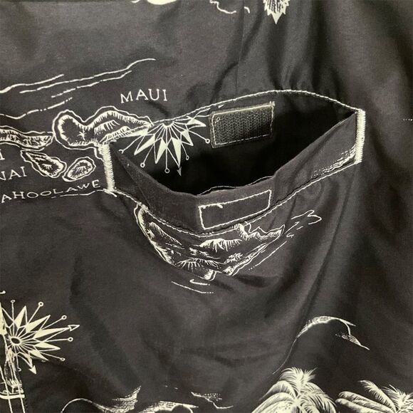 Gap Men's Tropical Print Swim Trunks. Black and White, Size L - Picture 6 of 9